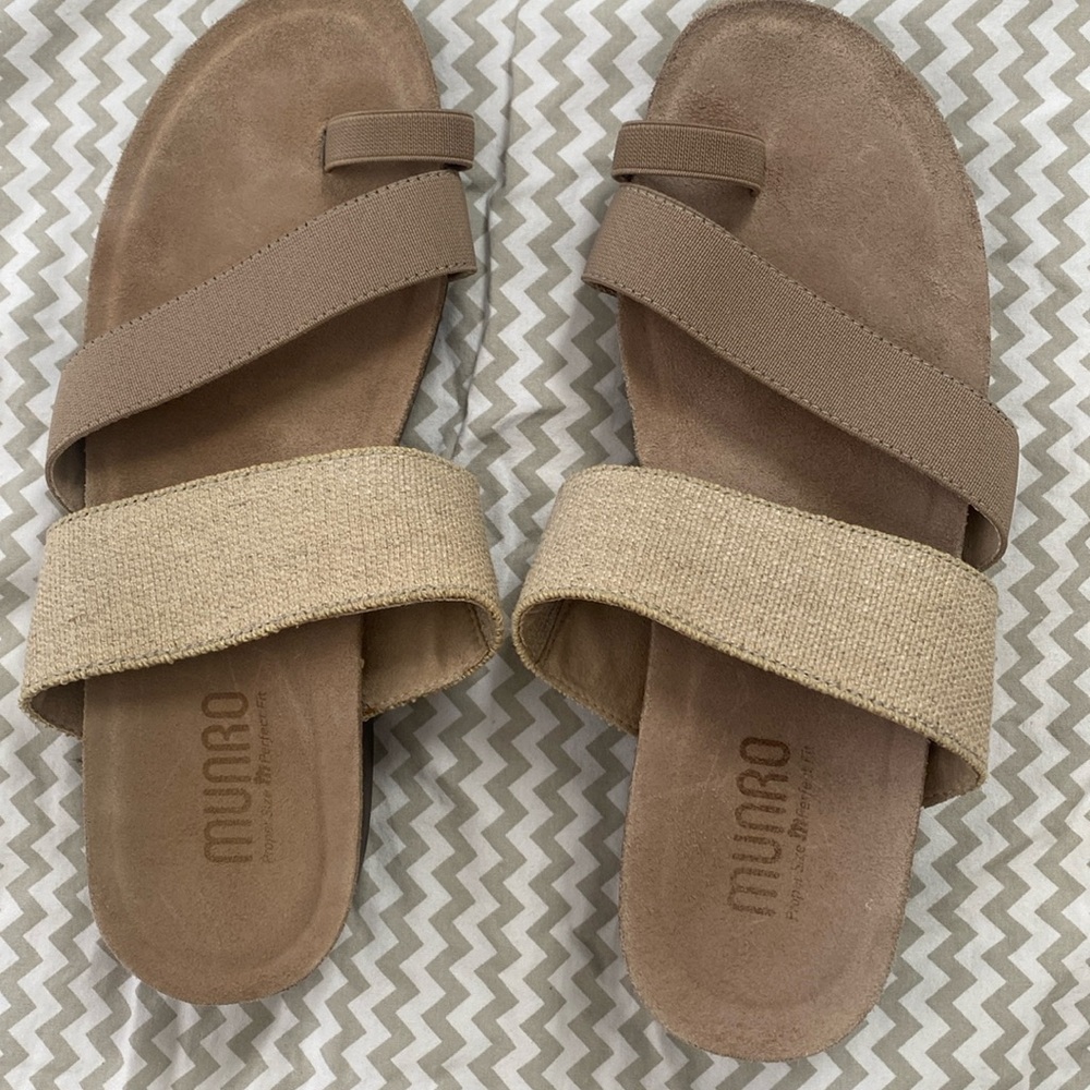 Munro sandals